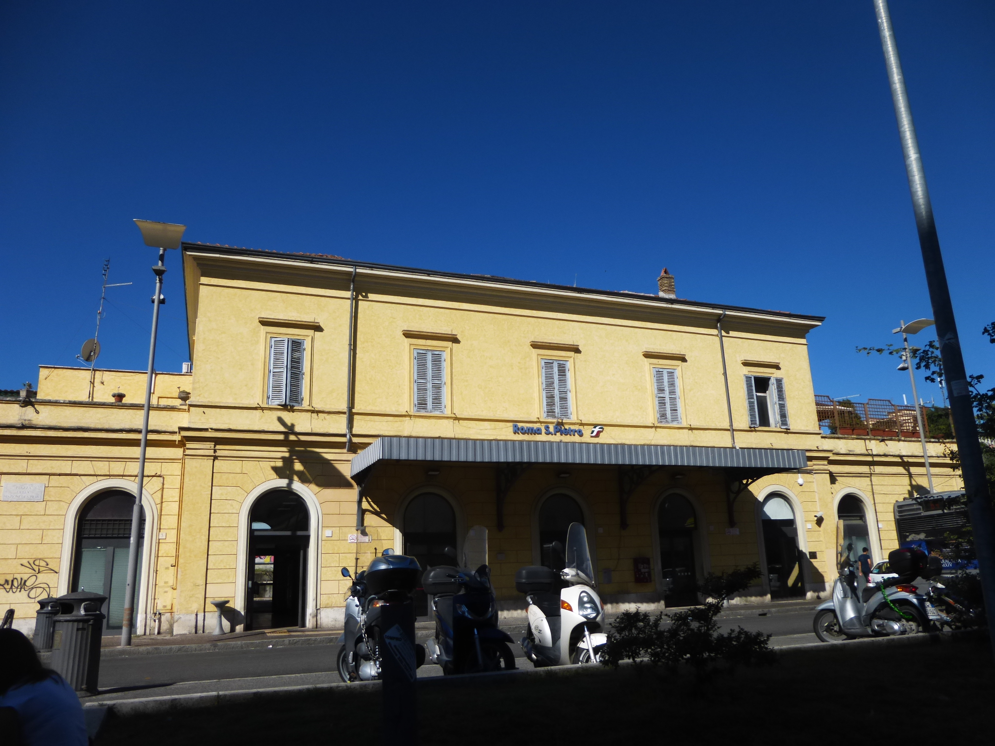 Stazione Ferroviaria di Roma San Pietro